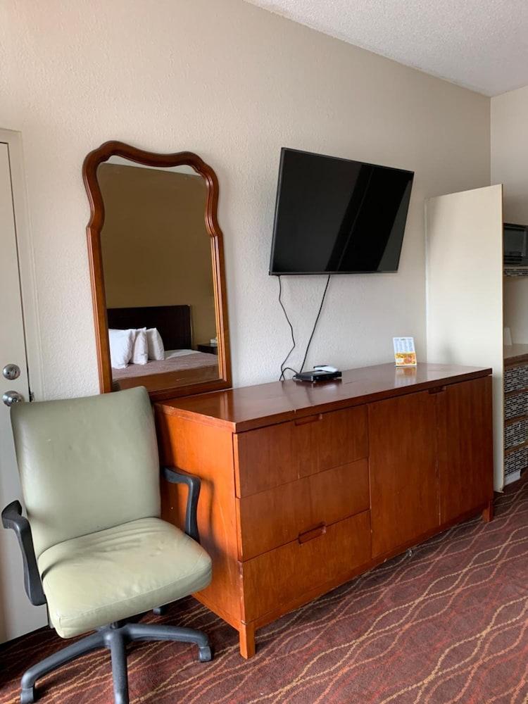 אוגוסטה Zainee Inc Budgetel Inn And Suites מראה חיצוני תמונה