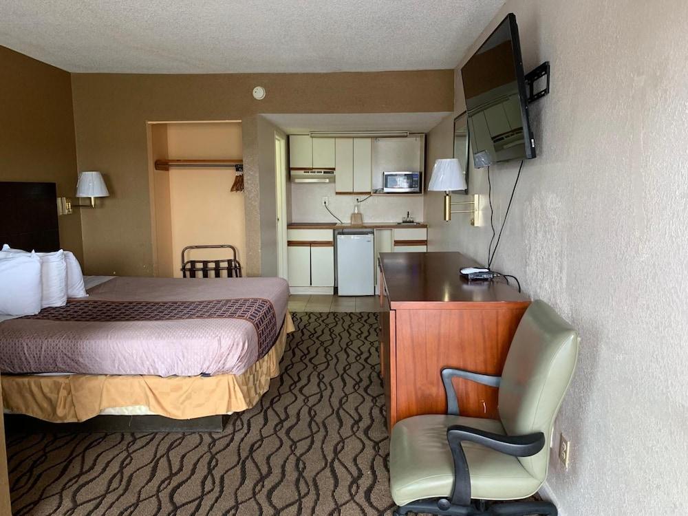 אוגוסטה Zainee Inc Budgetel Inn And Suites מראה חיצוני תמונה